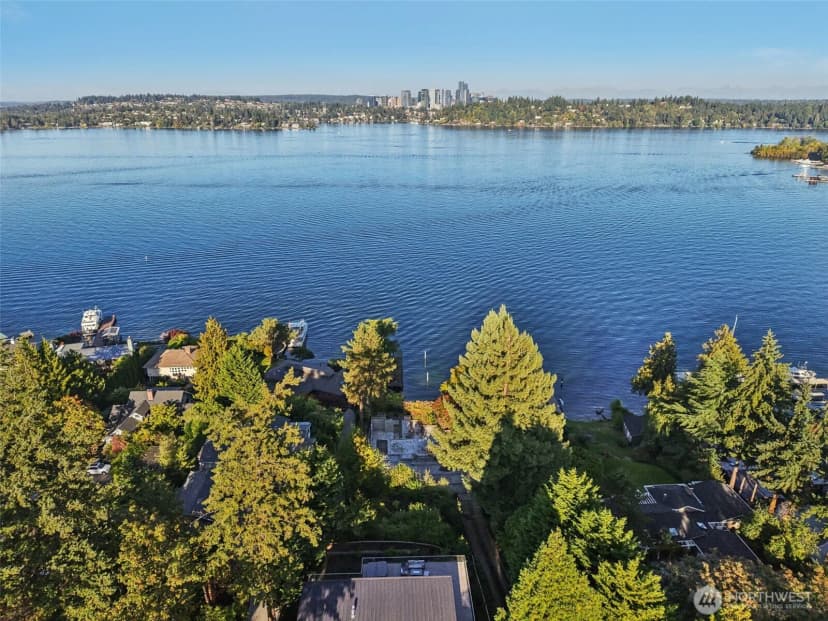 Property photo for 7220 N Mercer Way, Mercer Island