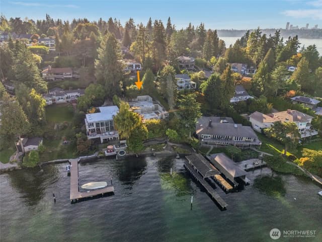 Property photo for 7220 N Mercer Way, Mercer Island photo 3