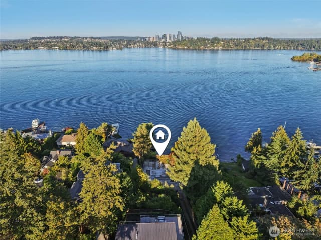 Property photo for 7220 N Mercer Way, Mercer Island photo 2