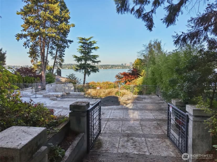 Property photo for 7220 N Mercer Way, Mercer Island photo 5