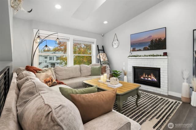 Property photo for 402 Olympia Boulevard Sw, Pacific photo 2