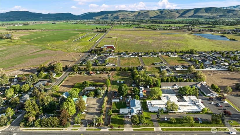 Property photo for 1110 E Mountain View Avenue, Ellensburg photo 10