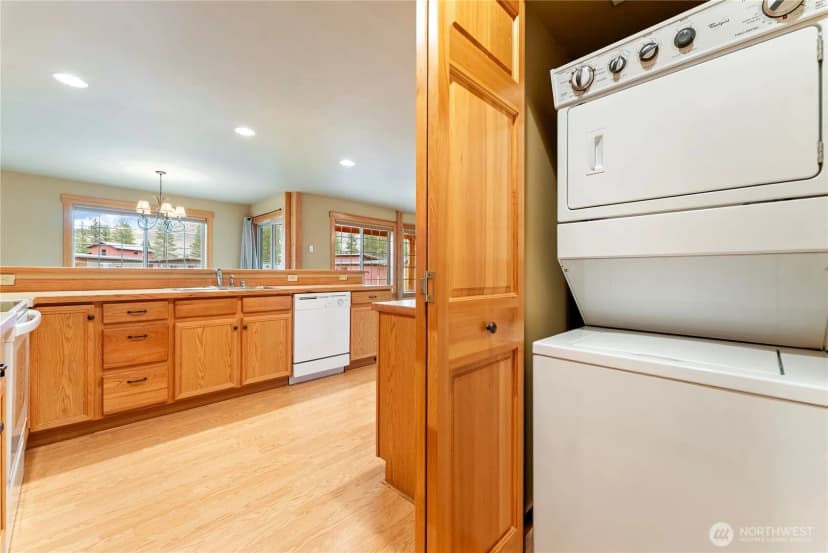 Property photo for 300 Cascadian Court #15, Winthrop photo 15