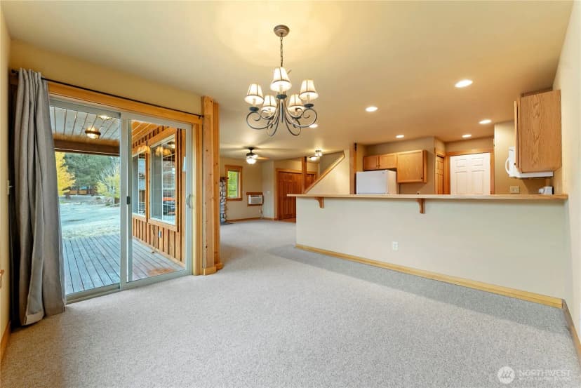 Property photo for 300 Cascadian Court #15, Winthrop photo 11