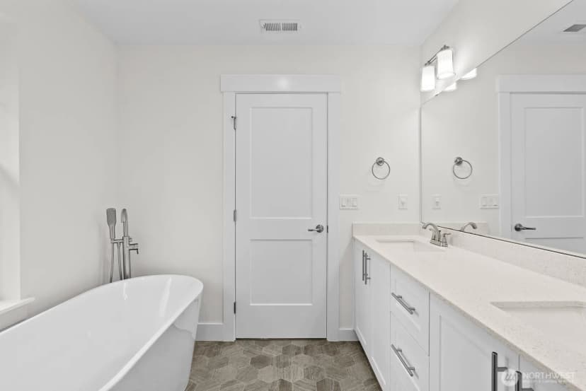 Property photo for 19518 26th Street Court Sw, Lakebay photo 24