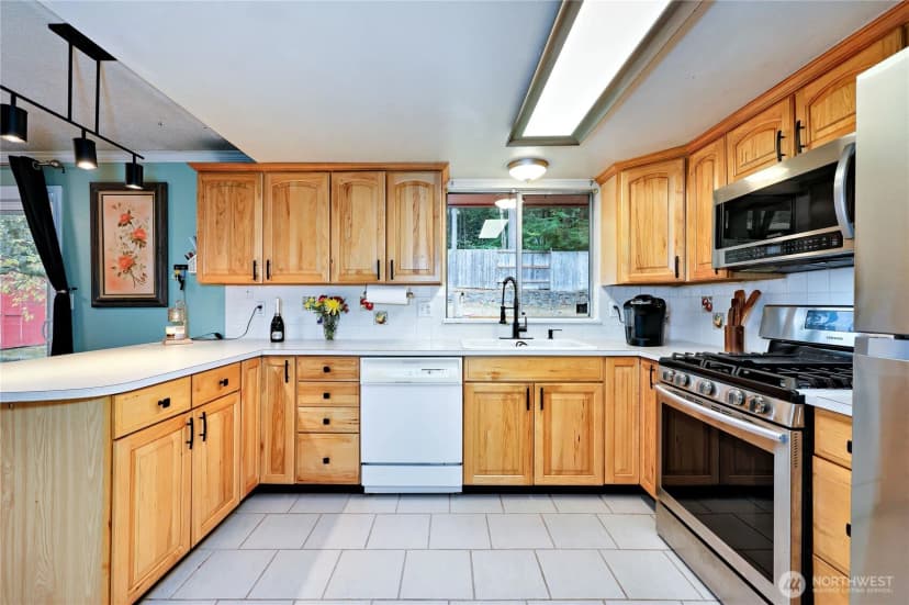 Property photo for 3929 Briarwood Drive Se, Port Orchard photo 11