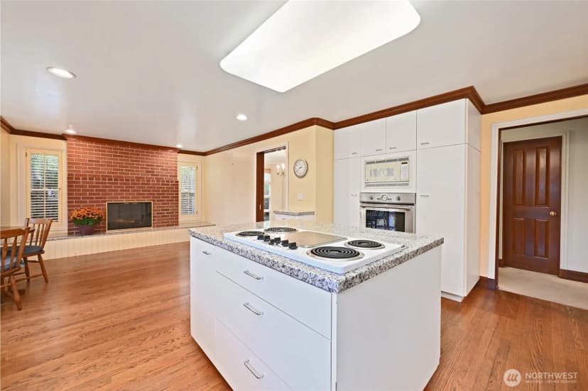 Property photo for 3654 W Viewmont Way W, Seattle photo 11