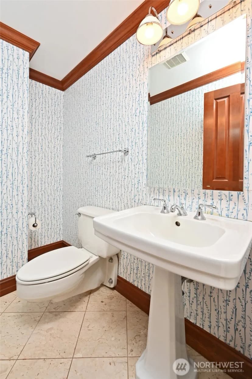 Property photo for 3654 W Viewmont Way W, Seattle photo 13