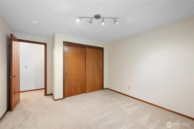 Property photo for 4415 Poplar Way, Longview photo 13