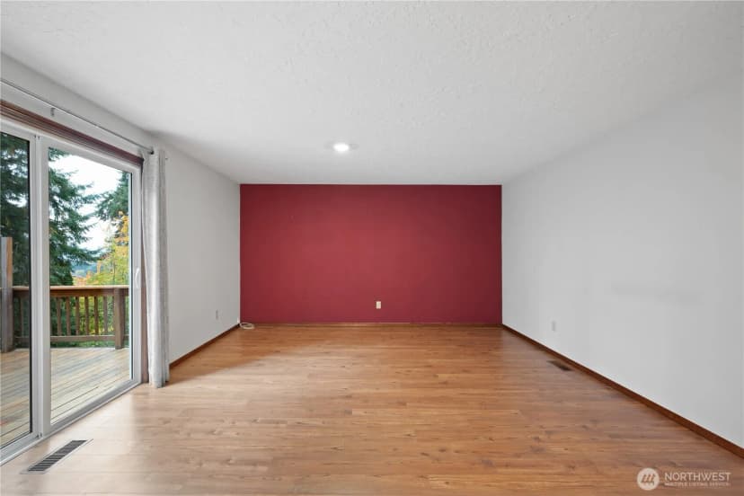 Property photo for 4415 Poplar Way, Longview photo 8