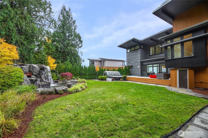 Property photo for 3037 Ne Harrison Drive, Issaquah photo 9
