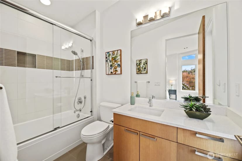 Property photo for 3037 Ne Harrison Drive, Issaquah photo 30