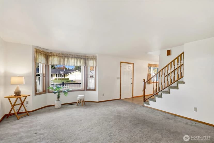 Property photo for 812 Vine Circle, Lynden photo 6