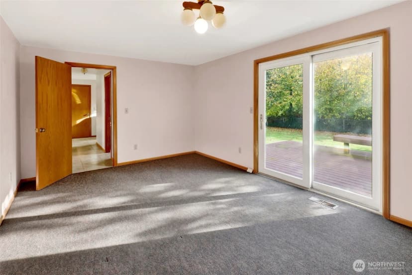 Property photo for 812 Vine Circle, Lynden photo 17