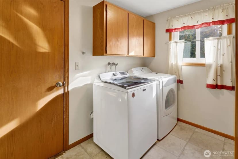 Property photo for 812 Vine Circle, Lynden photo 19