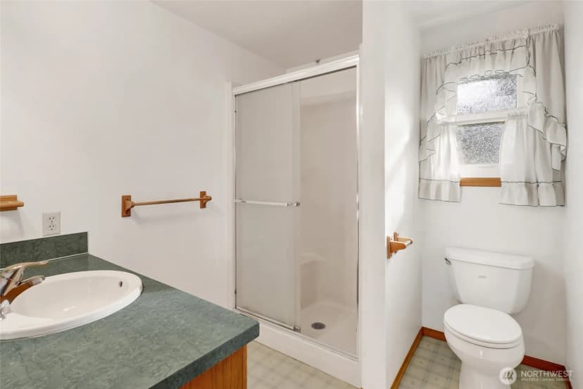 Property photo for 812 Vine Circle, Lynden photo 24