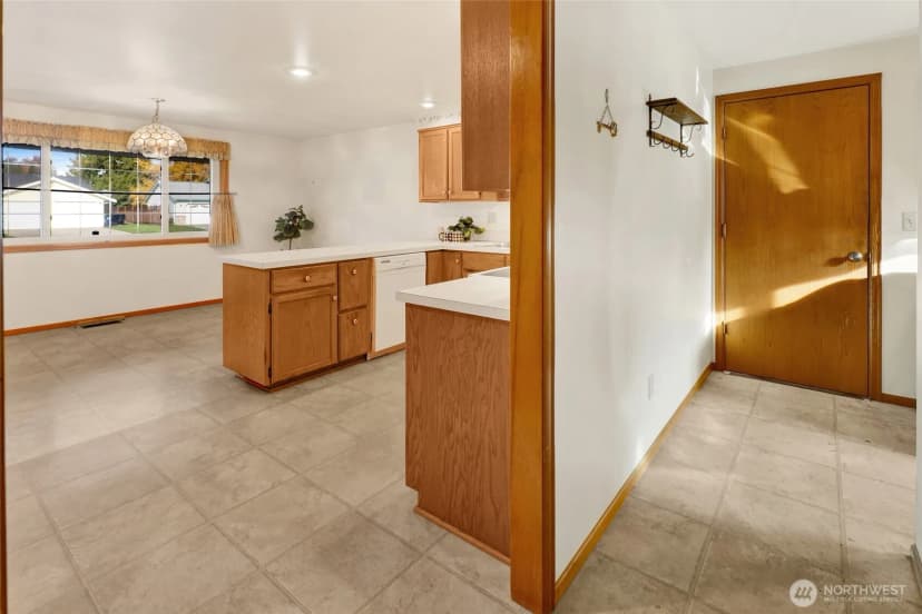 Property photo for 812 Vine Circle, Lynden photo 18