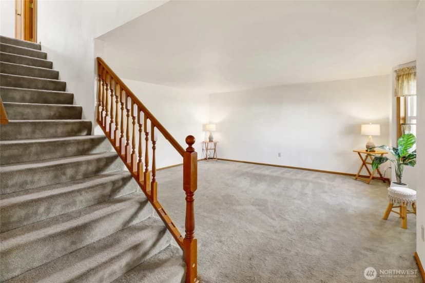 Property photo for 812 Vine Circle, Lynden photo 5