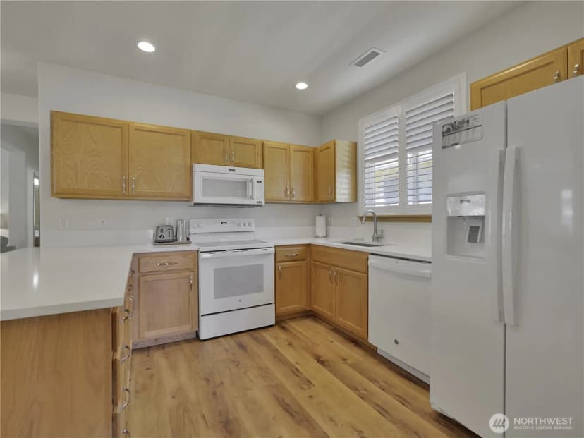 Property photo for 8217 Bainbridge Loop Ne, Lacey photo 14