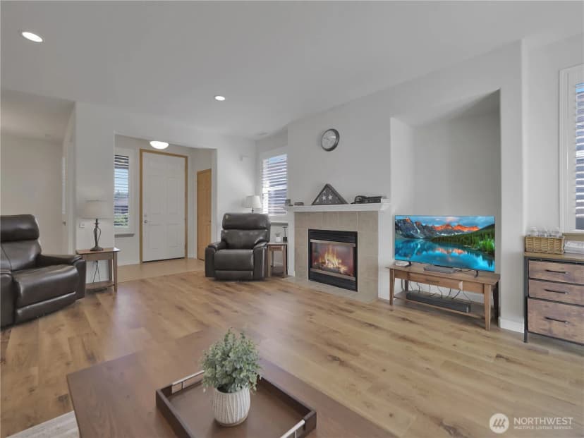 Property photo for 8217 Bainbridge Loop Ne, Lacey photo 10