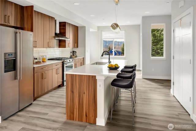 Property photo for 6722 Ne 187th Street #105, Kenmore photo 4