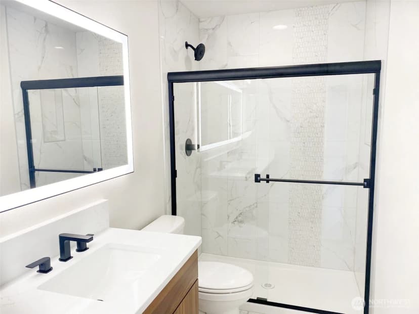 Property photo for 6722 Ne 187th Street #105, Kenmore photo 5