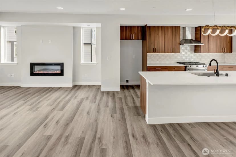 Property photo for 6722 Ne 187th Street #105, Kenmore photo 9
