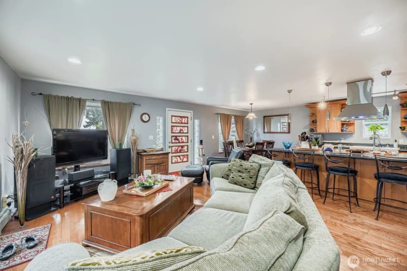 Property photo for 16051 51st Avenue S, Tukwila photo 17