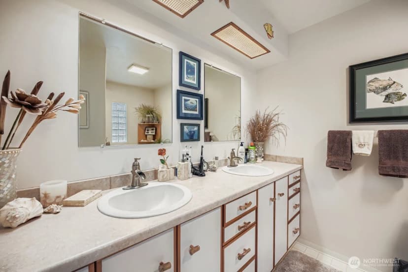 Property photo for 16051 51st Avenue S, Tukwila photo 20