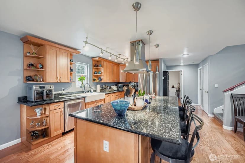 Property photo for 16051 51st Avenue S, Tukwila photo 7