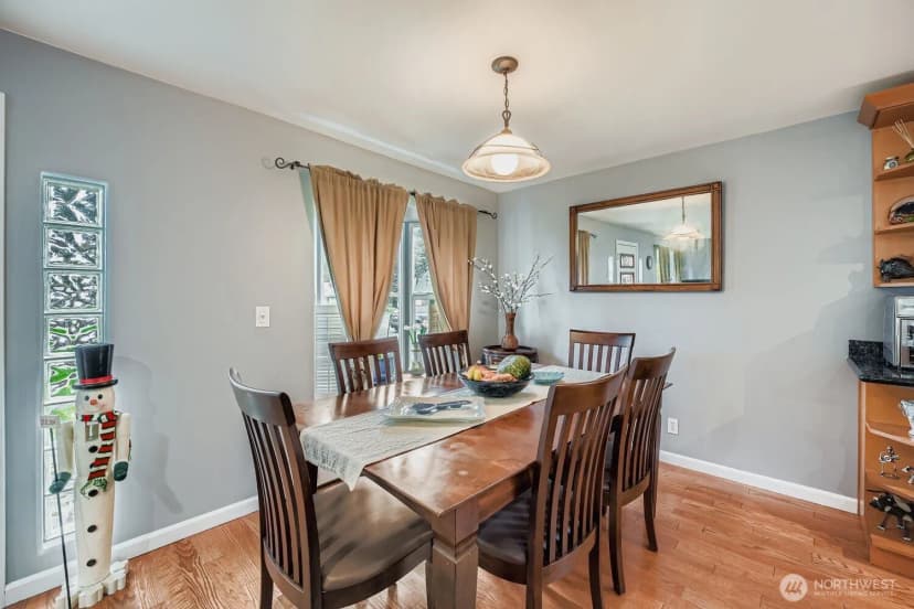 Property photo for 16051 51st Avenue S, Tukwila photo 11