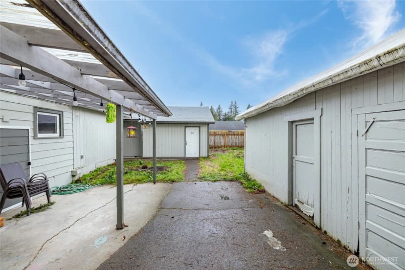 Property photo for 879 N Fruitdale Road, Sedro Woolley photo 33