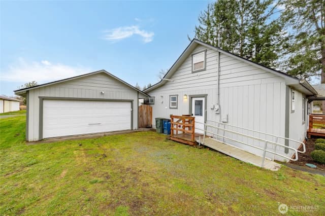 Property photo for 879 N Fruitdale Road, Sedro Woolley photo 3