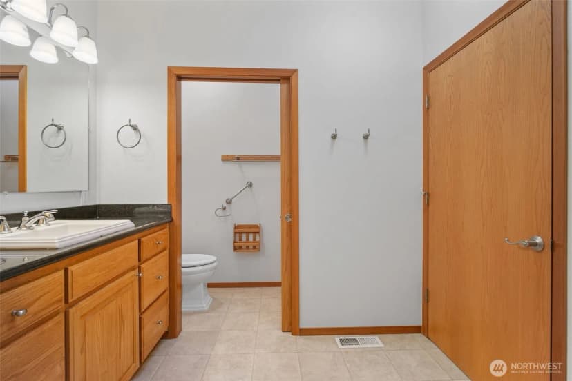 Property photo for 115 Schoolhouse Lane, Toledo photo 19