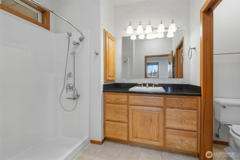 Property photo for 115 Schoolhouse Lane, Toledo photo 22