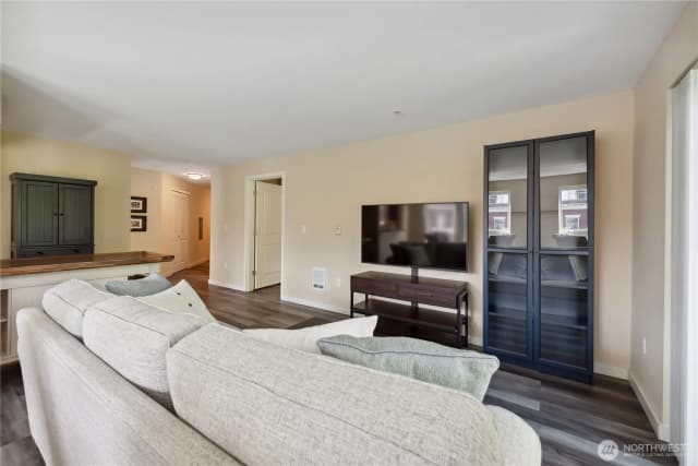 Property photo for 108 5th Avenue S #506, Seattle photo 4