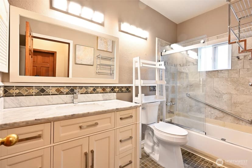 Property photo for 125 29th Avenue E, Seattle photo 9