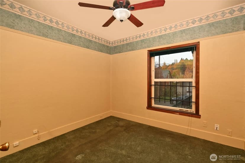 Property photo for 125 29th Avenue E, Seattle photo 10