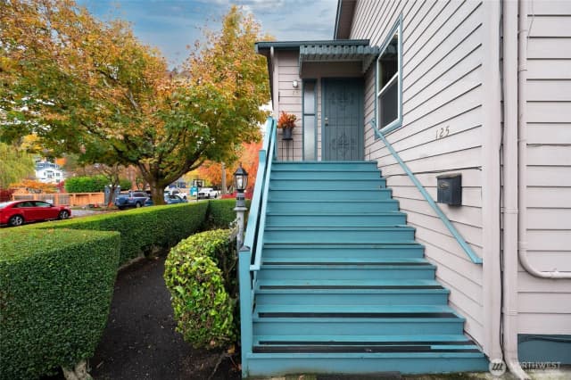 Property photo for 125 29th Avenue E, Seattle photo 2