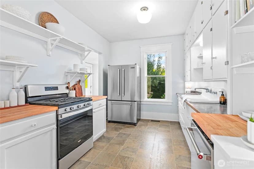 Property photo for 607 E Front Street, Lynden photo 17