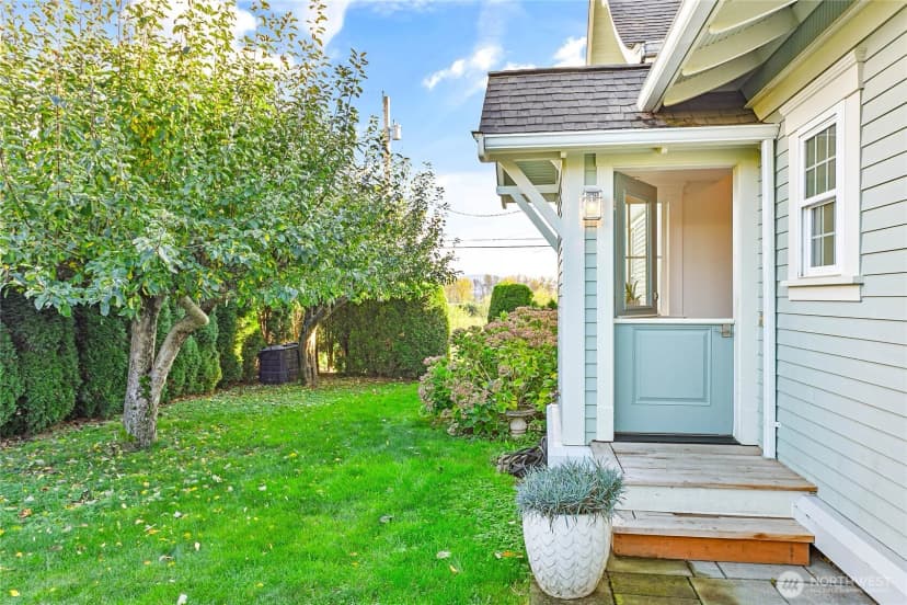 Property photo for 607 E Front Street, Lynden photo 5