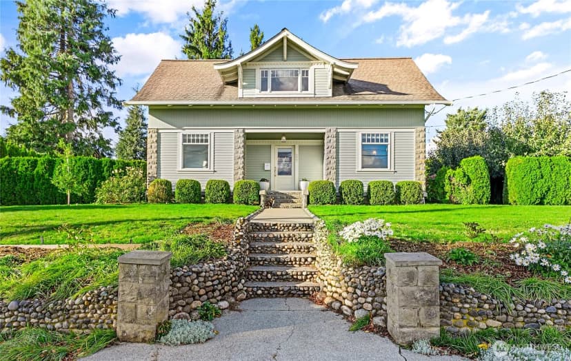 Property photo for 607 E Front Street, Lynden