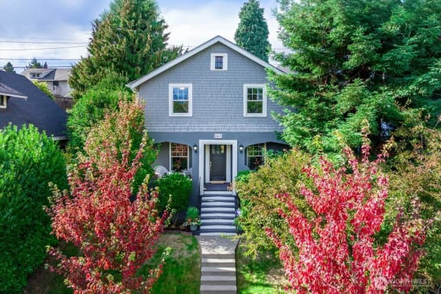 Property photo for 5417 40th Avenue Sw, Seattle photo 2