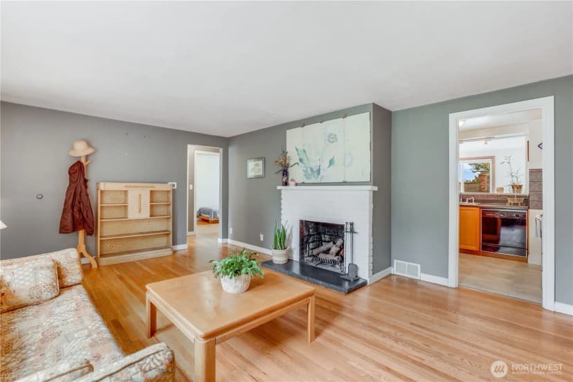 Property photo for 551 Bronson Way Ne, Renton photo 6