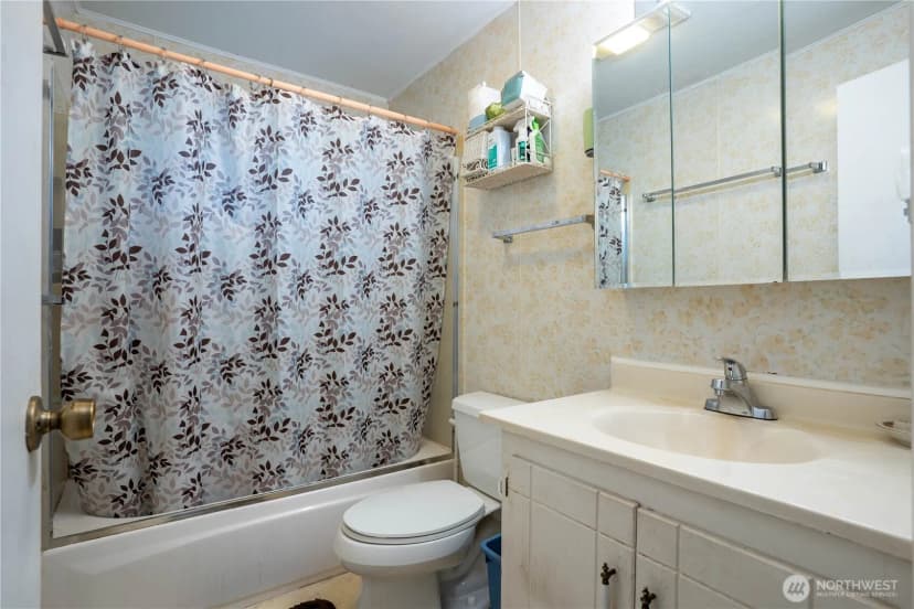 Property photo for 6818 Vail Drive, Lynden photo 15