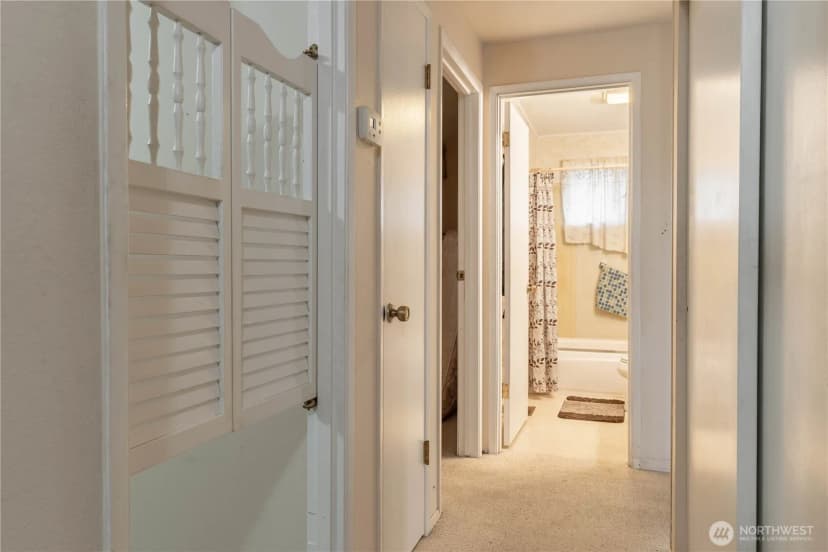 Property photo for 6818 Vail Drive, Lynden photo 14