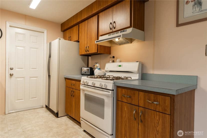 Property photo for 6818 Vail Drive, Lynden photo 10