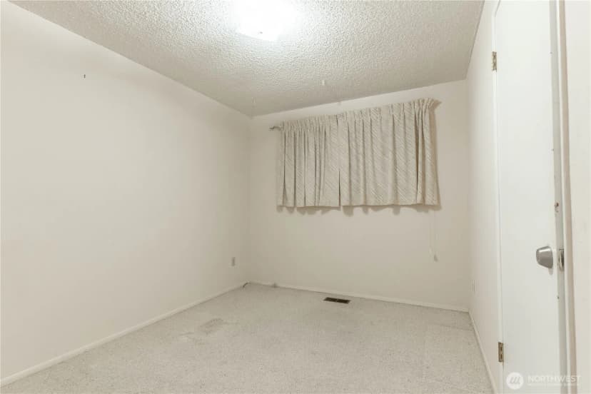 Property photo for 6818 Vail Drive, Lynden photo 17