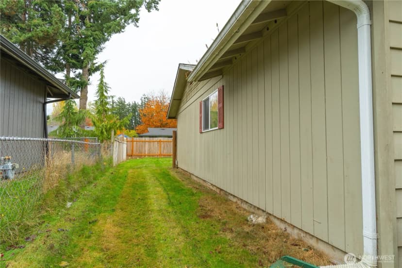 Property photo for 6818 Vail Drive, Lynden photo 23