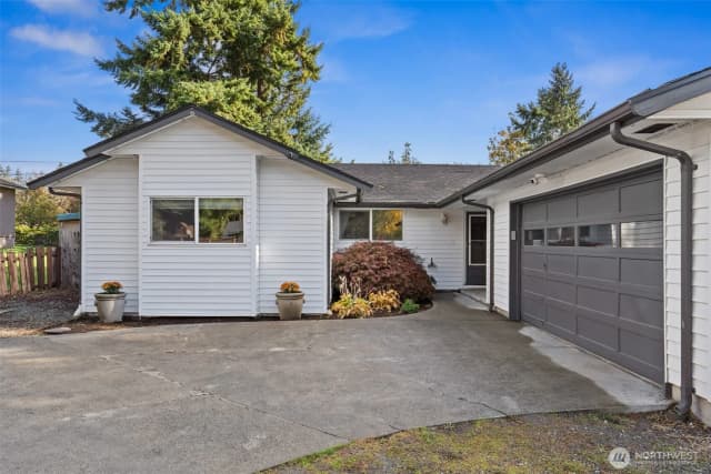 Property photo for 1925 87th Avenue Ct E, Edgewood photo 2
